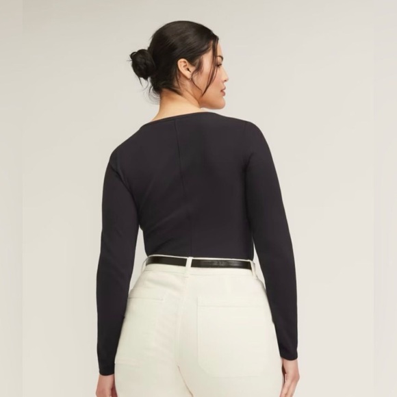 Everlane The Supima Form Ballet Neck Long Sleeve Tee In Black - Picture 2 of 4